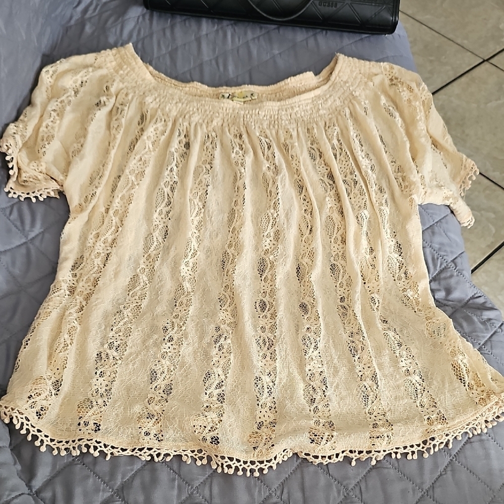 Elegant Lace Women's Blouse in Cream